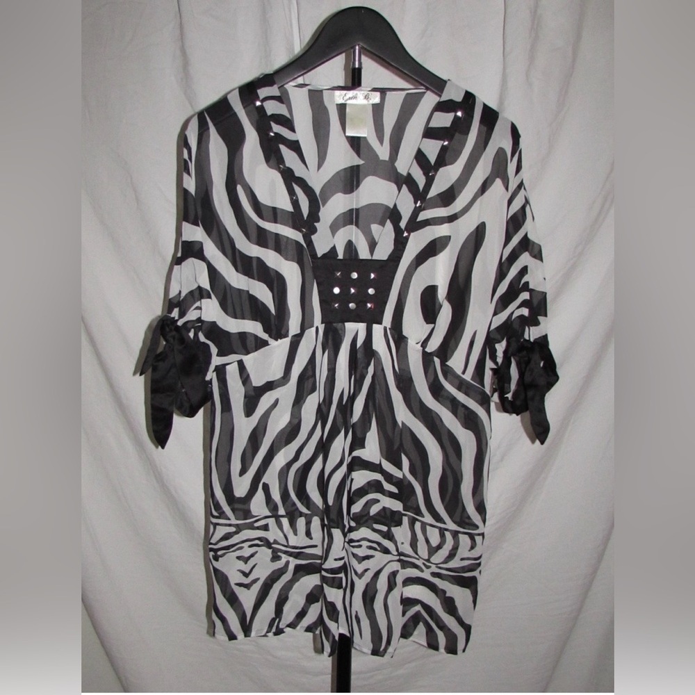 Chic Zebra Print Blouse with Black Accents